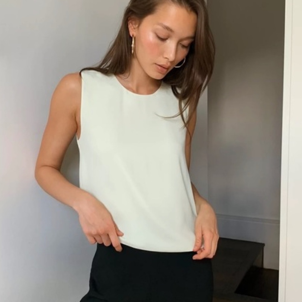 Aritzia Babaton Day Blouse White Size S - Shell Tank/Work Tank Top